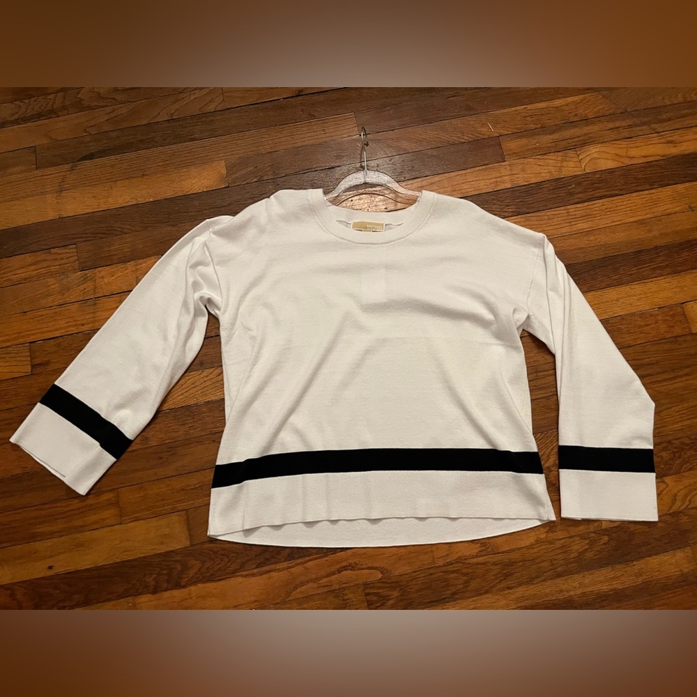 Michael Kors Women’s crew neck long bell sleeve sweater white black size XL NEW!